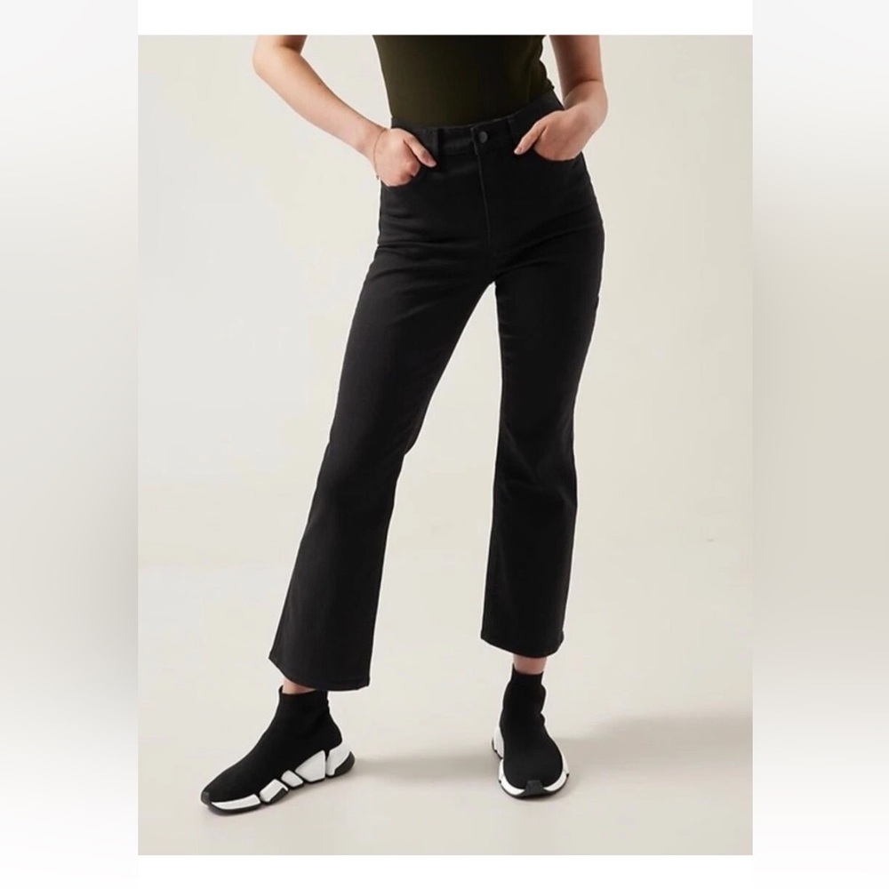 Athleta Women's Black Flex Kick Flare Jeans Size 6 Excellent Condition